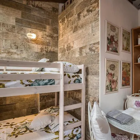 Apartment Le Di Erminia Vintage Valeggio Valeggio sul Mincio