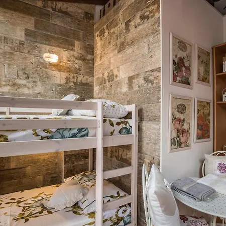 Apartment Le Di Erminia Vintage Valeggio Valeggio sul Mincio